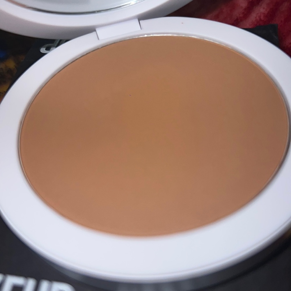Bronzer - Picture 3 of 3